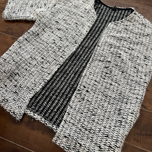 Forever 21 Knitted Cardigan - Picture 3 of 8